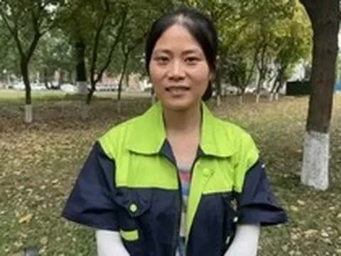 Nữ công nhân vệ sinh 33 tuổi đỗ thạc sĩ: Chỉ cần chăm chỉ hơn người thông minh nhất, nỗ lực người chăm chỉ nhất một chút