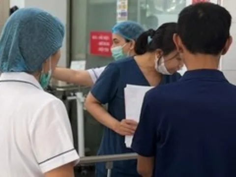 Nắng nóng 'vắt kiệt sức', nhiều người nhập viện vì rối loạn tâm thần