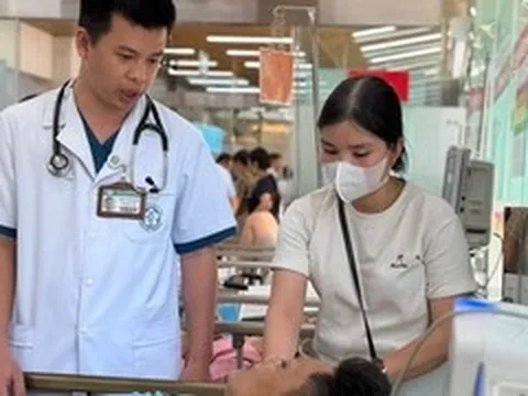 Nắng nóng trên 40°C, hàng loạt người trẻ nhập viện suy thận, sốc nhiệt