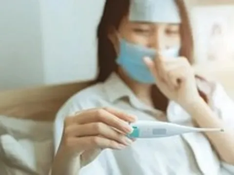 Người phụ nữ phổi toàn mảng trắng "như phủ bụi" vì thứ cứ hè tới là nhà nào cũng phải dùng