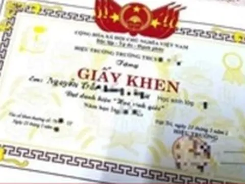 Nguy cơ lộ lọt dữ liệu cá nhân của trẻ em từ việc đăng tải giấy khen trên mạng xã hội