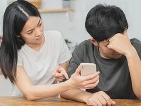 Con anh chị về quê cả tháng chả sao, con tôi lên Hà Nội 1 tuần đã bị kêu tốn kém