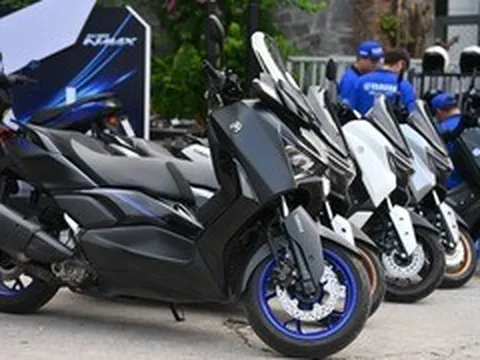 Ký hiệu nào trên xe máy Yamaha giúp nhận biết có thể dùng xăng E10?