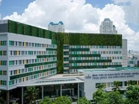 Đến Việt Nam mổ u não tại bệnh viện của tỷ phú Phạm Nhật Vượng, bệnh nhân Campuchia nhận kết quả bất ngờ sau 6 ngày