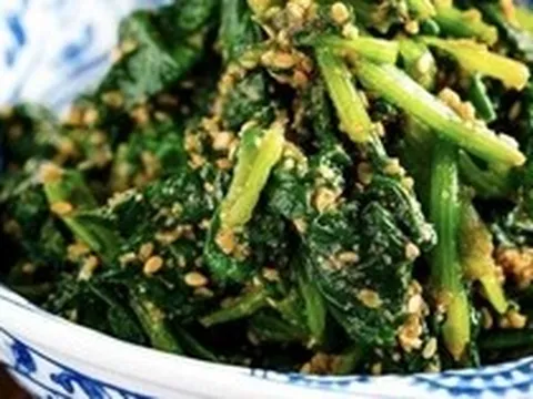 Người đàn ông 41 tuổi tử vong vì urê huyết, ai cũng ngỡ ngàng khi biết "thủ phạm" là 4 món rau tưởng càng ăn càng... khỏe