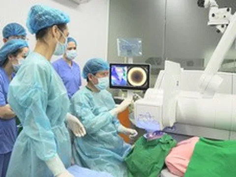 Bệnh viện Mắt Sông Cầu đầu tư công nghệ triệu USD, mở ra kỷ nguyên mổ cận AI