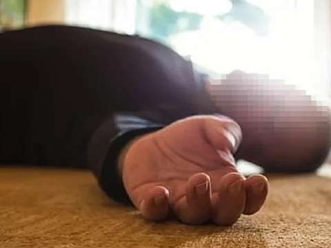 Người đàn ông 56 tuổi tử vong khi đi bộ, bác sĩ chỉ mặt "chớ dại làm 4 thói quen này"