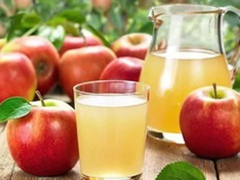 Uống nước ép táo mỗi sáng, người phụ nữ 40 tuổi nhận cái kết "không thể ngờ"