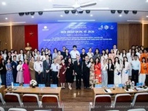 Giáo sư Nhật Bản bàn về tương lai nguồn nhân lực tiếng Nhật trong thời đại AI tại Đại học Đại Nam
