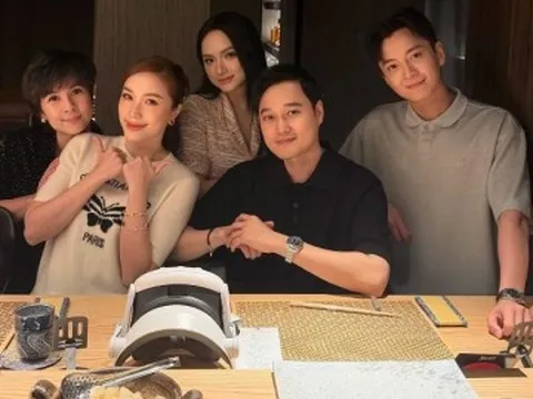 Bảo Thy đeo trang sức tiền tỷ ăn tối cùng bạn bè