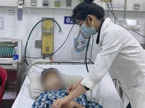 Hồi sinh ngoạn mục bệnh nhi ngưng tim kéo dài