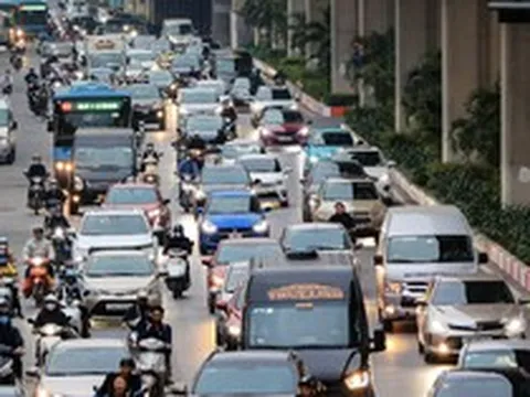 Hà Nội đề xuất hỗ trợ đến 20 triệu đồng cho hộ nghèo đổi xe máy xăng sang xe điện