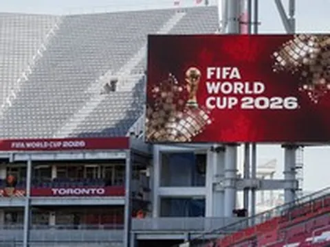 Chi tối đa 8 triệu đồng để tên xuất hiện vài giây trên màn hình FIFA, mong ai đó nhìn thấy và chụp lại: Trào lưu sống ảo mới tại World Cup 2026