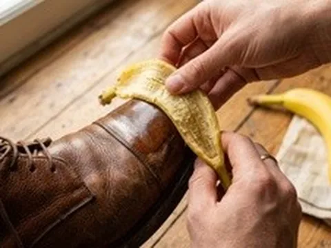 Mẹo làm sạch giày da