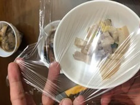 Cảnh báo đặc biệt tới những gia đình đang dùng màng bọc thực phẩm