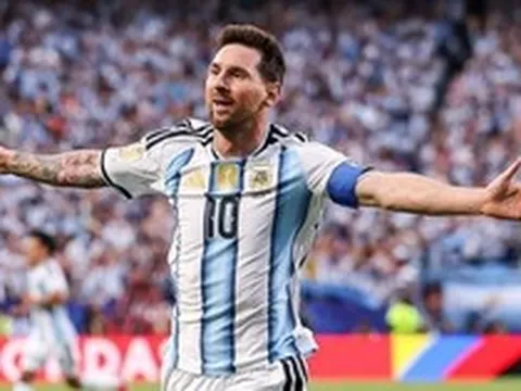 Messi ghi bàn tại 5 kỳ World Cup san bằng kỷ lục thế kỷ của Ronaldo