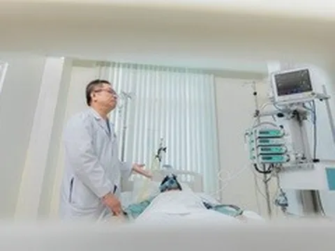 Cuộc chiến sinh tử 2 lần cứu nữ bệnh nhân nước ngoài ngay trên bàn can thiệp