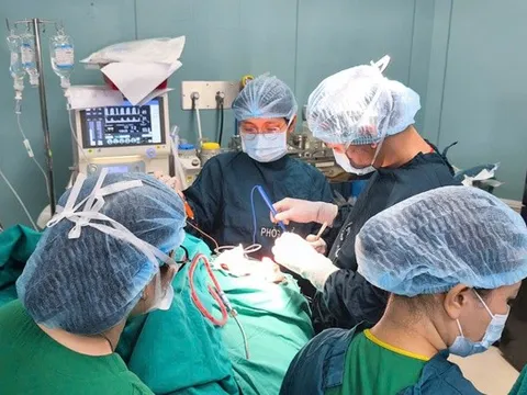 Uống gần 1 lít rượu mỗi ngày, người đàn ông bất ngờ xuất huyết não