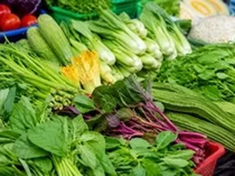 5 loại rau đang vào vụ, người bán cũng thích mang về ăn