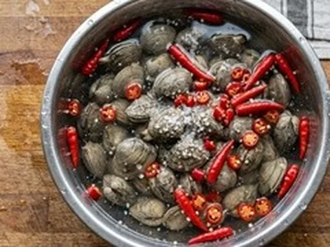 Cách làm sạch nghêu để không còn ngậm cát