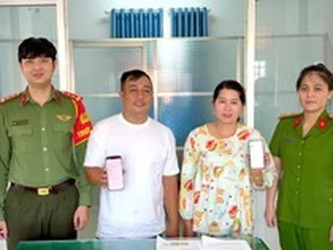 Nạp 13,6 triệu đồng tiền mặt từ cây ATM vào tài khoản ngân hàng Techcombank, 2 ngày sau, người đàn ông SN 1981 phải làm việc tại công an