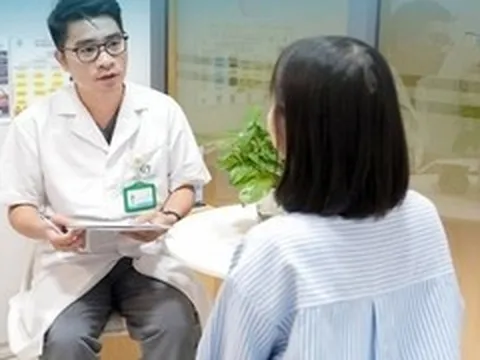 Bé gái 13 tuổi nhịn ăn sáng để khám tâm lý và câu nói khiến chuyên gia day dứt