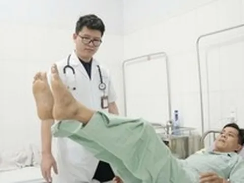 Đang khỏe mạnh, người đàn ông 33 tuổi bất ngờ đột quỵ sau khi chơi bóng đá: Thủ phạm là cú va chạm nhiều người vẫn nghĩ "không đáng lo"