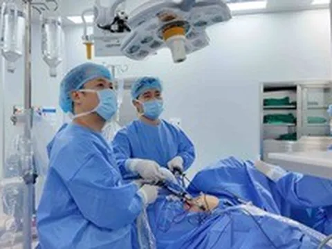 Gỡ 'nút thắt' hai bệnh lý dai dẳng cho người phụ nữ bị sa đa tạng chậu phức tạp