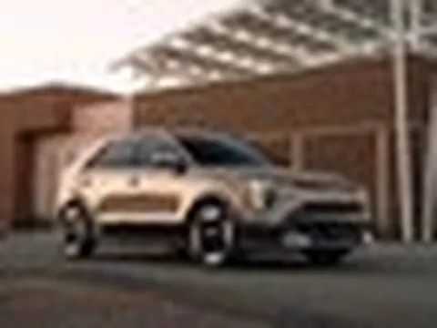 Tin xe 4/7: Kia Niro 2027 nâng cấp, BYD Seal 08 chạy 400 km không xăng