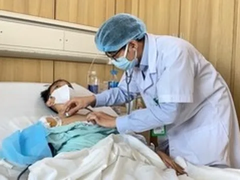 Mất 2 anh chị vì bệnh di truyền, nam sinh 16 tuổi được ghép gan cứu sống