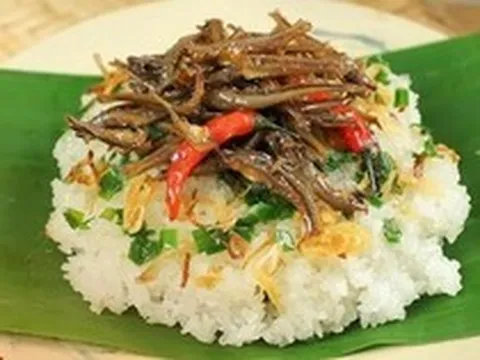 Ngày càng có nhiều người chạy thận, bác sĩ nói thẳng: Tránh xa 4 sát thủ thích "núp" trên bàn ăn