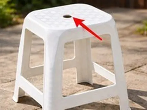 Vì sao trên mặt ghế nhựa luôn có một lỗ tròn? 90% người dùng chưa biết hết công dụng thật