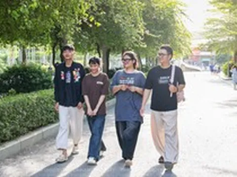 4 anh em họ cùng đặt nguyện vọng vào 1 trường ĐH, cùng thích 1 một khoa, cùng đến nhập học 1 ngày: Bắt đầu từ gợi ý của ChatGPT