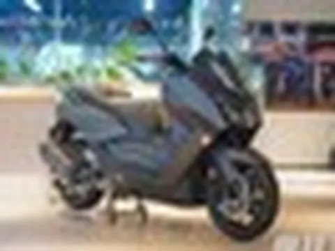 SYM MaxSym 400 gây chú ý với động cơ 400cc, cốp rộng hơn Honda Lead