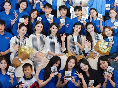 Hoa hậu Quỳnh Hoa: "8 năm làm nghề, 6 lần đi thi và quyết tâm không bao giờ bỏ cuộc”