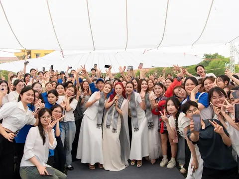 Năng lượng sinh viên vùng cao khiến nghệ sĩ muốn quay lại nhiều lần