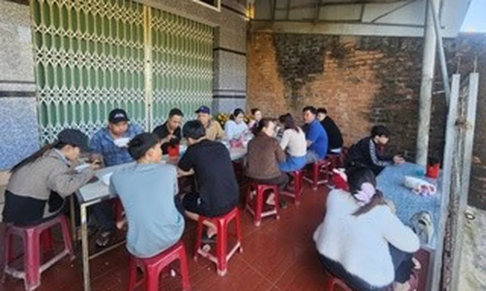 Hàng quán ở Gia Lai đông nghịt khách sau Tết